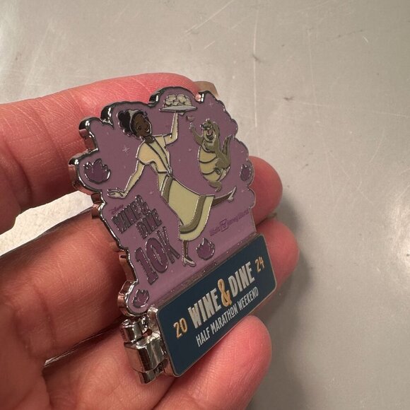 Disney Tiana Louis 2024 Trading Pin Wine Dine 10K Half Marathon Princess Badge - Picture 4 of 8